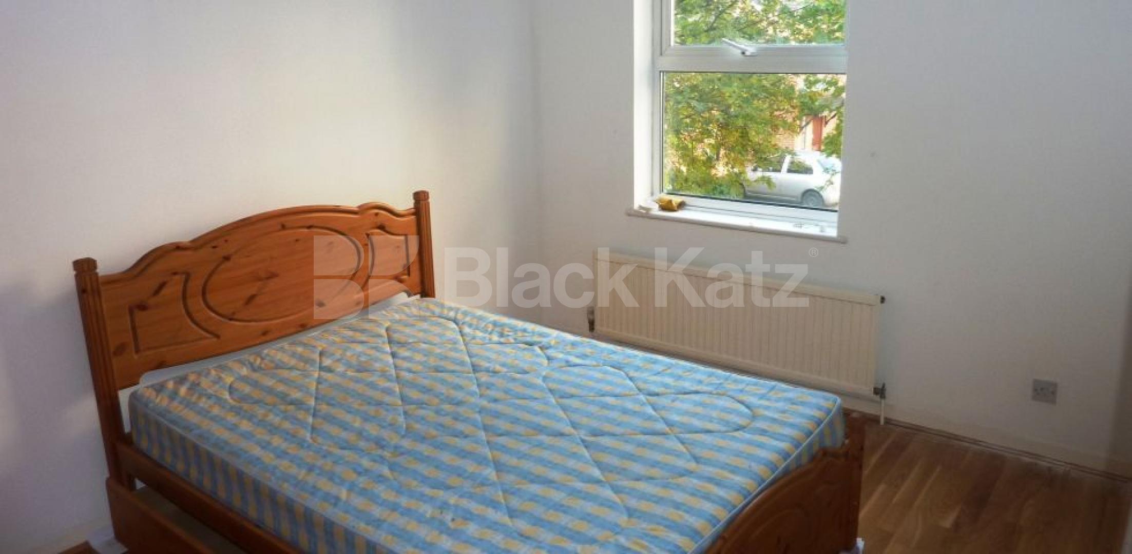 			NEW INSTRUCTION!, 2 Bedroom, 1 bath, 1 reception Flat			 Weavers Way, CAMDEN